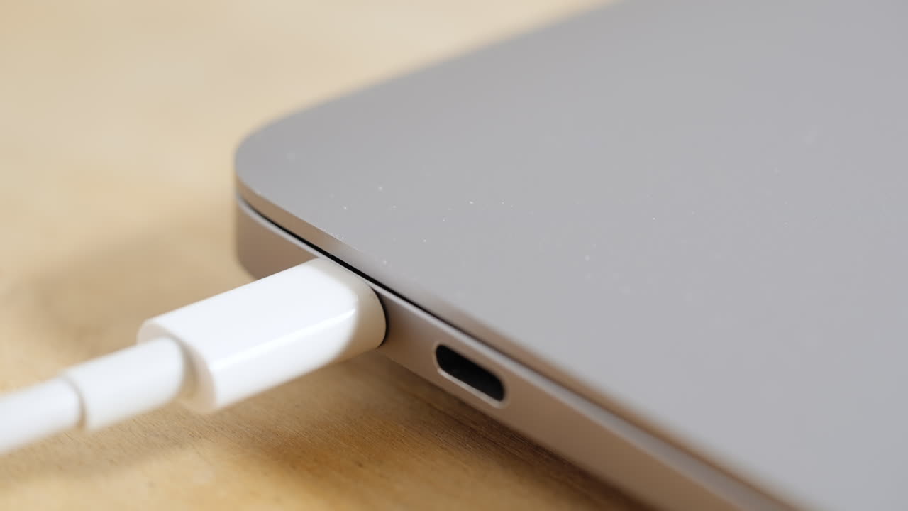 Laptop Power Adapters/Chargers – Reliable Power Solutions for Every Brand
