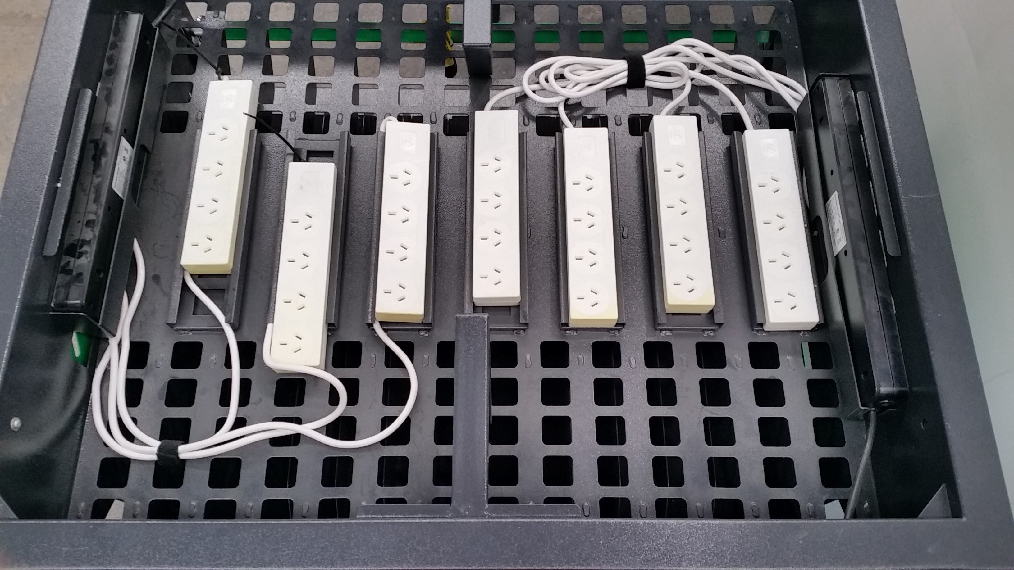 PC Locs Revolution ECO – 28-Bay Mobile Laptop Charging Trolley – Refurbished Good Condition Peripheral PC Locs